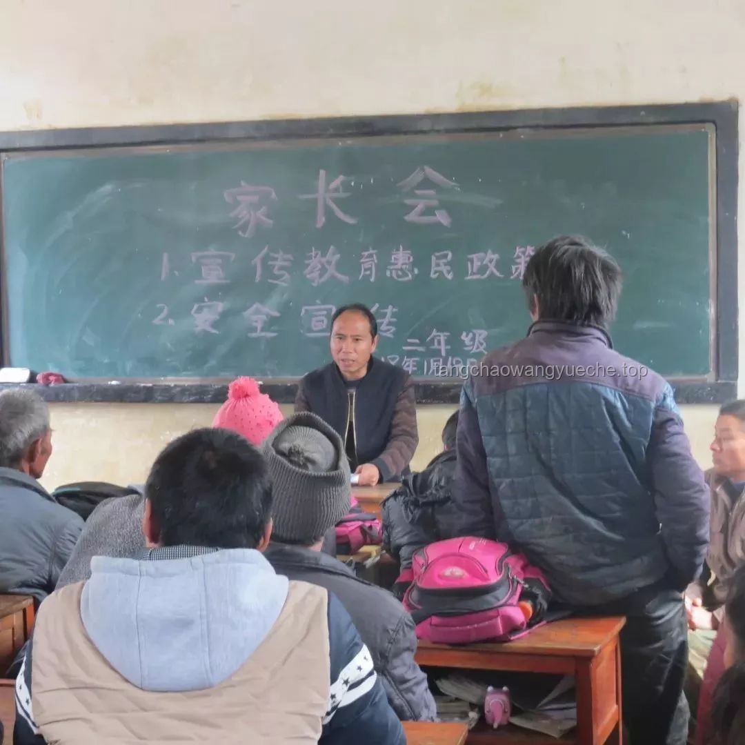 河南酷暑下的教育守护者：山村女教师的创新执着
